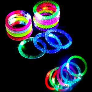PULSERA LUMINOSA ACRILICA MODELOS Y COLORES SURTIDOS x 50